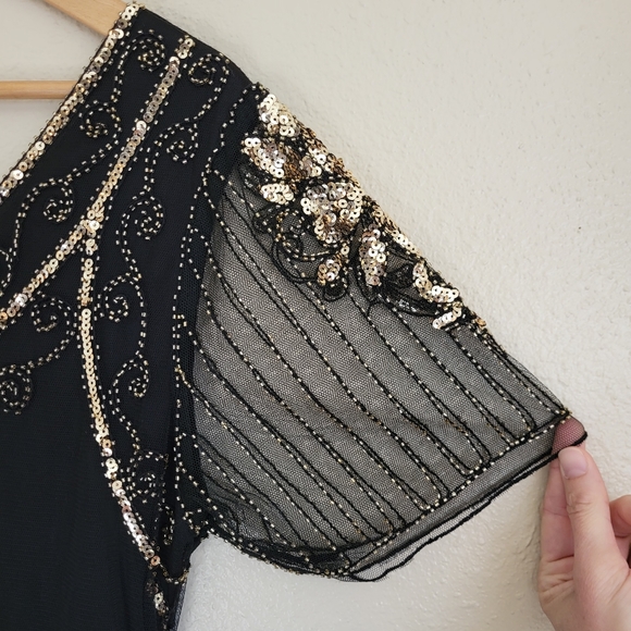 Beaded 20s Fringe Dress in Black & Gold - Picture 7 of 9